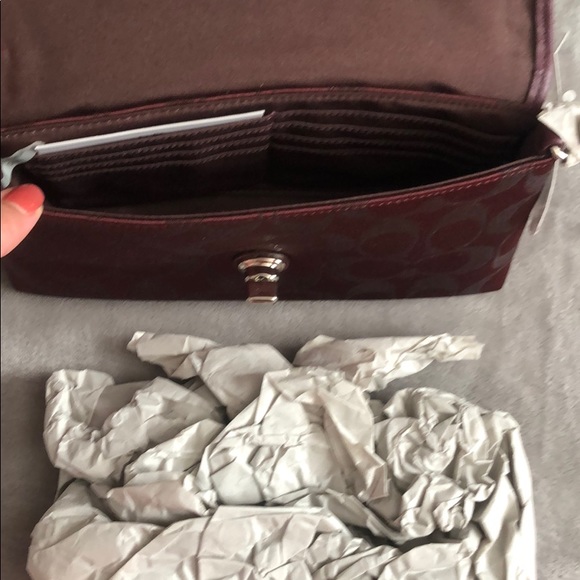 COACH WRISTLET CLUTCH PURSE - Picture 3 of 6